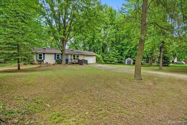 8696 Sargent Road, Fowlerville, MI 48836 — Photo 4