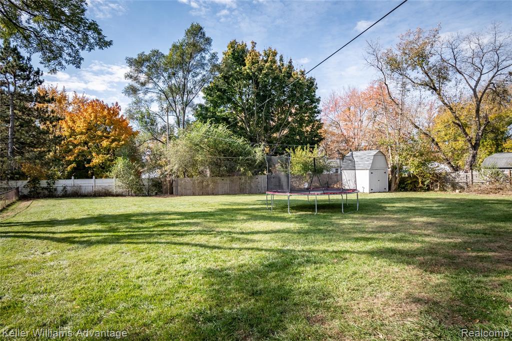 4879 Sundale Drive, Clarkston, MI — Photo 4