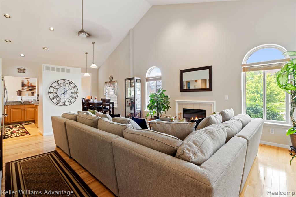 8079 THORNHILL Drive, Ypsilanti, MI 48197 — Photo 10
