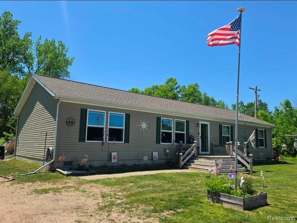 20 E Mier Road, Sanford, MI 48657