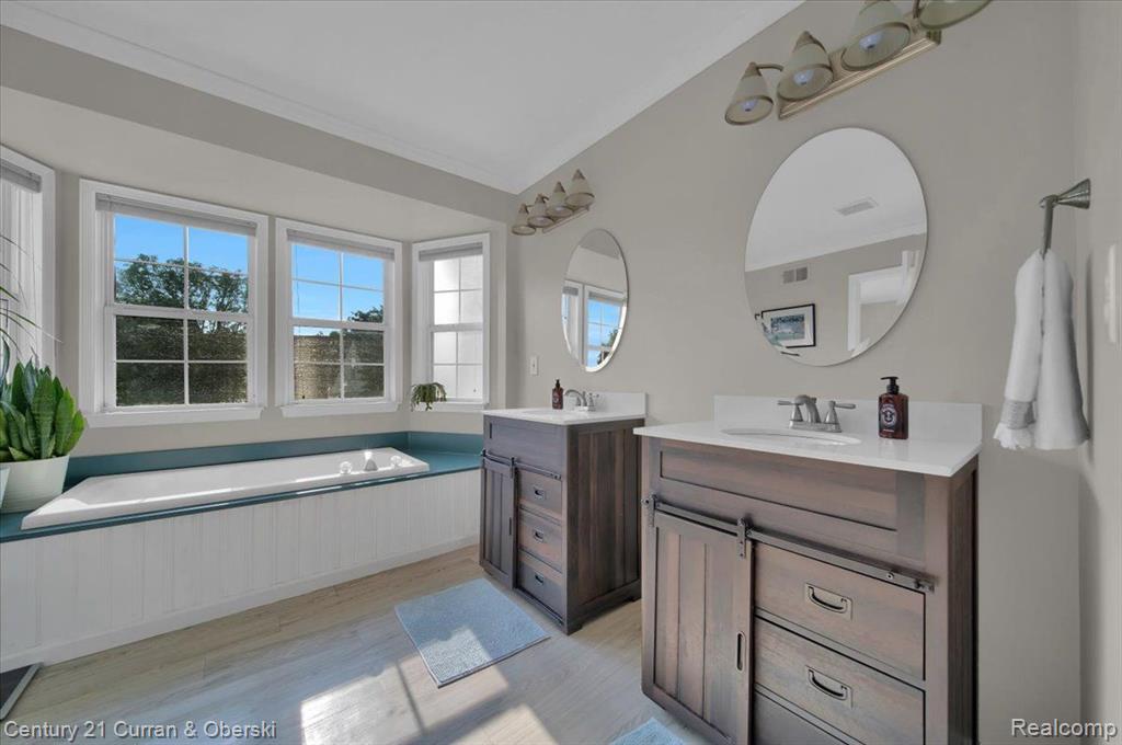 4414 HUNTERS Circle E, Canton, MI 48188 — Photo 17