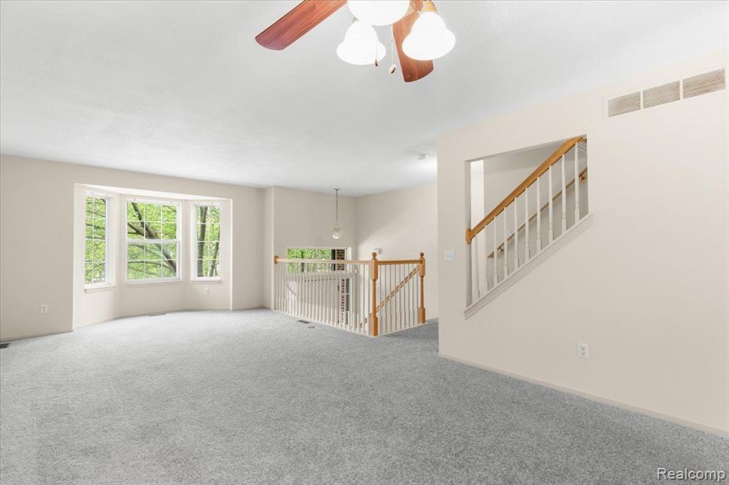 6680 CENTRAL CITY Parkway, Westland, MI — Photo 8