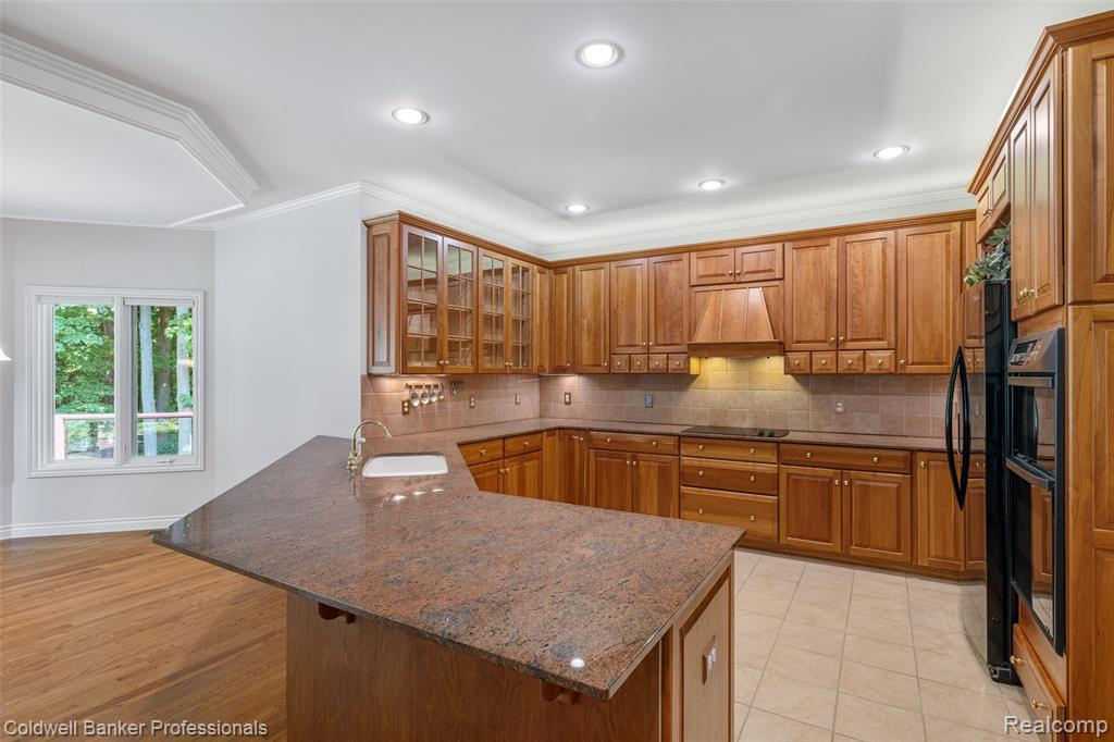 8661 DEERWOOD Road, Clarkston, MI 48348 — Photo 25