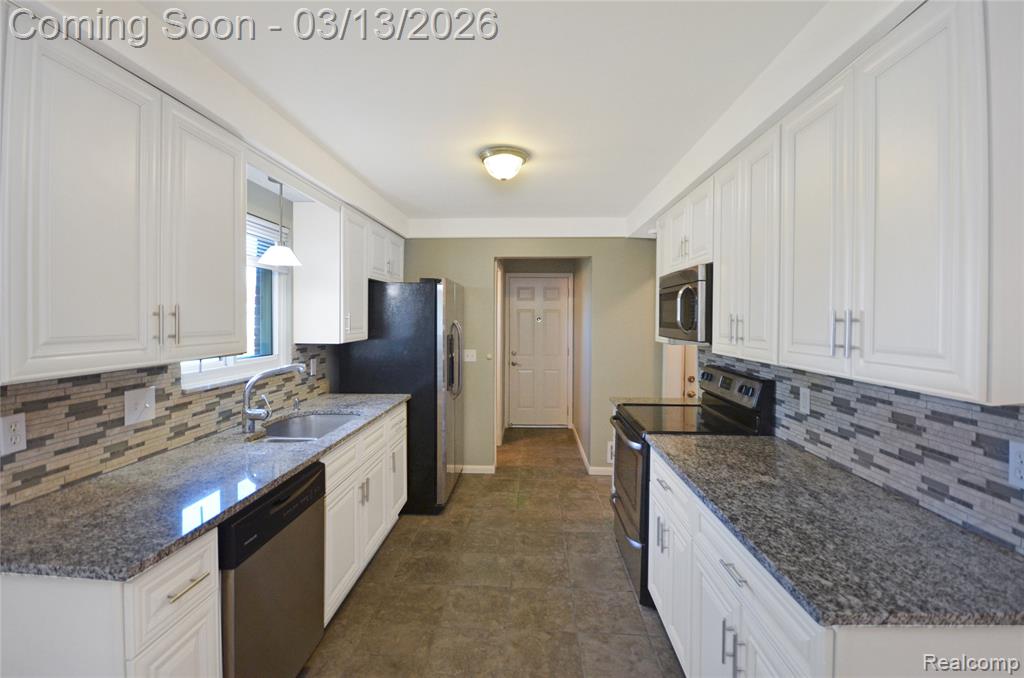 8565 Dale, Center Line, MI 48015 — Photo 15