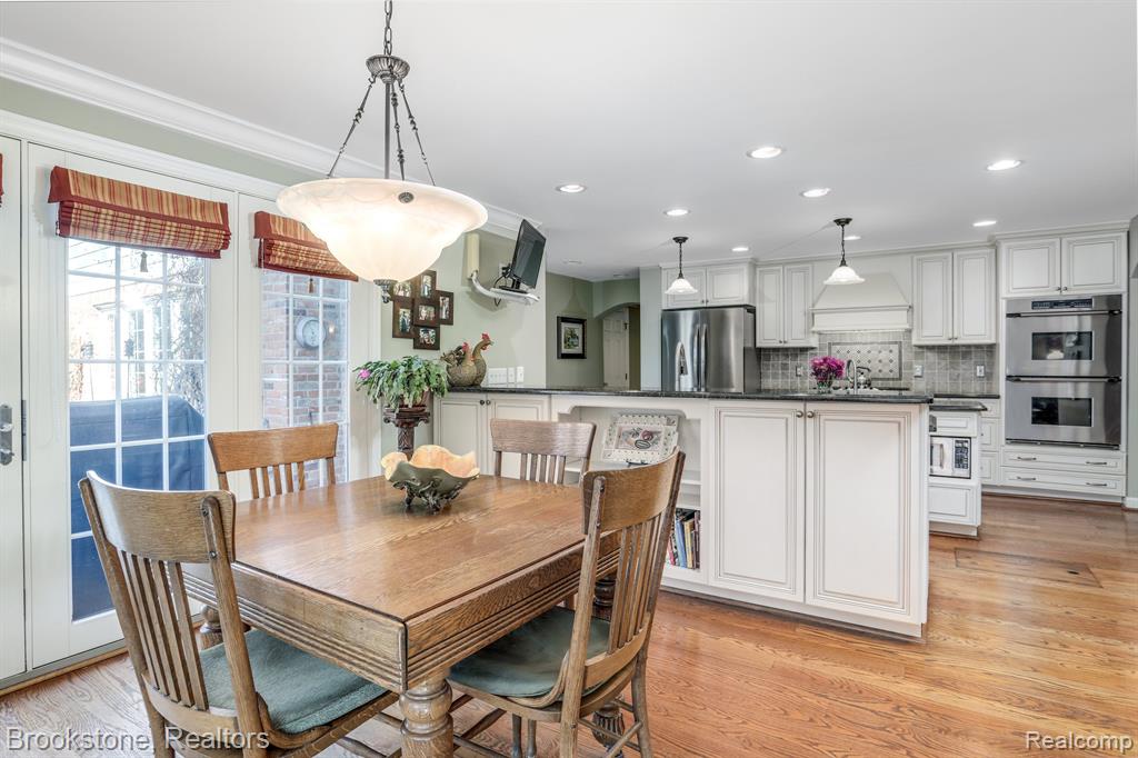 7585 LILAC Court, West Bloomfield, MI 48324 — Photo 10