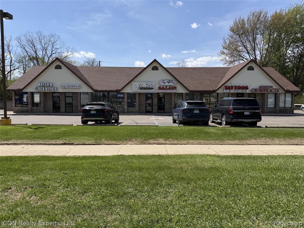 6451 Rochester Rd, Troy, MI 48085 — Photo 4