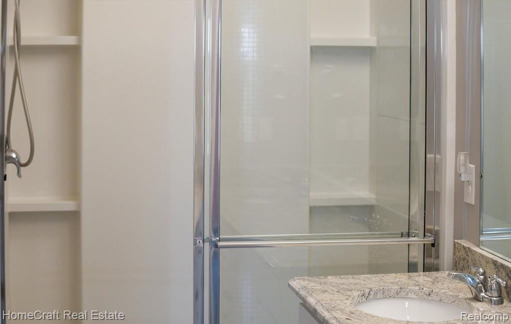 8155 STAMFORD Drive, Ypsilanti, MI 48198 — Photo 25