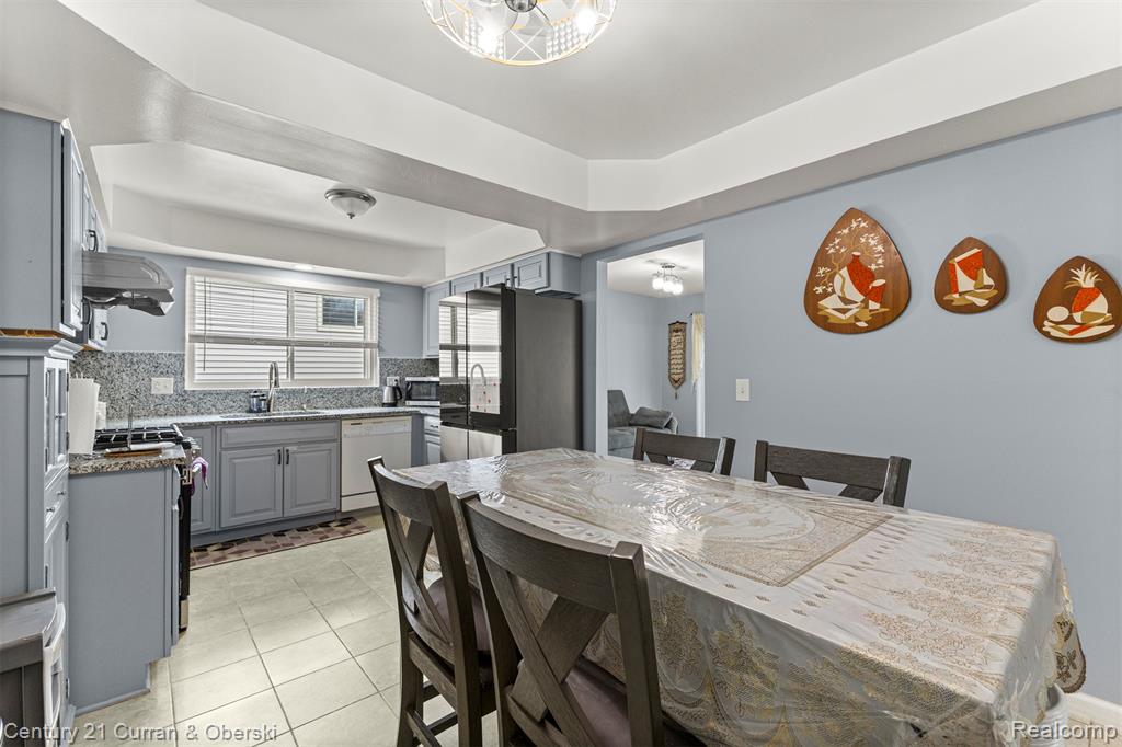 45561 Edgewood Court, Canton, MI 48187 — Photo 21