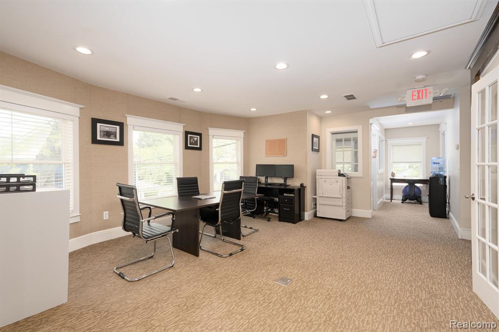 640 W University Drive, Rochester, MI 48307 — Photo 24