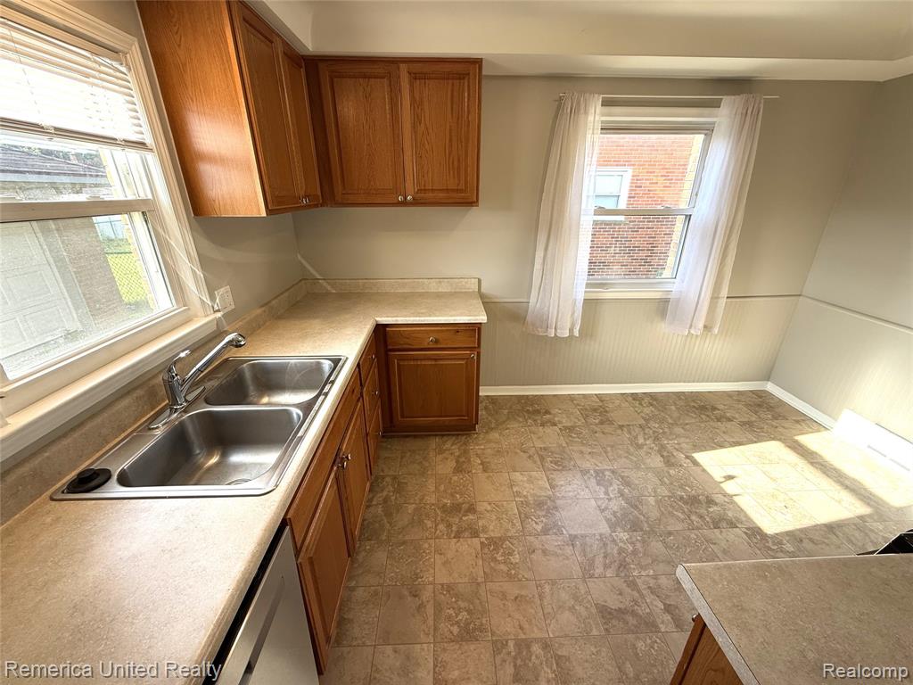 6450 Golfview Street, Garden City, MI — Photo 9