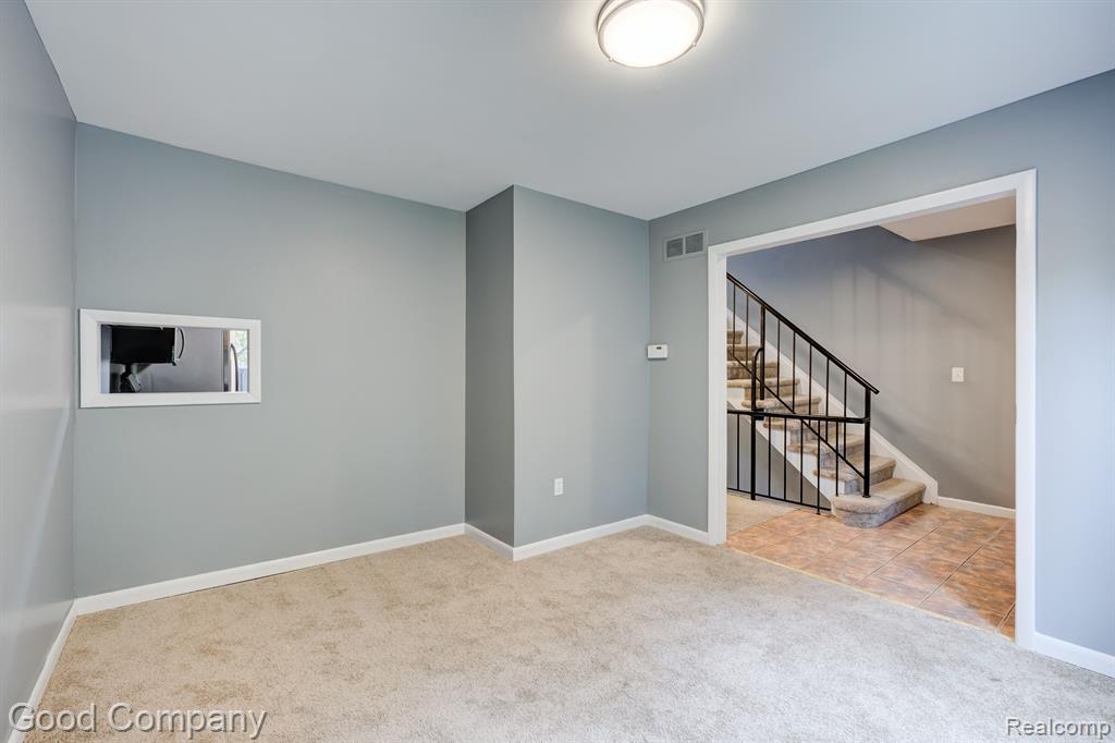 2030 WICKHAM Street, Royal Oak, MI 48073 — Photo 19
