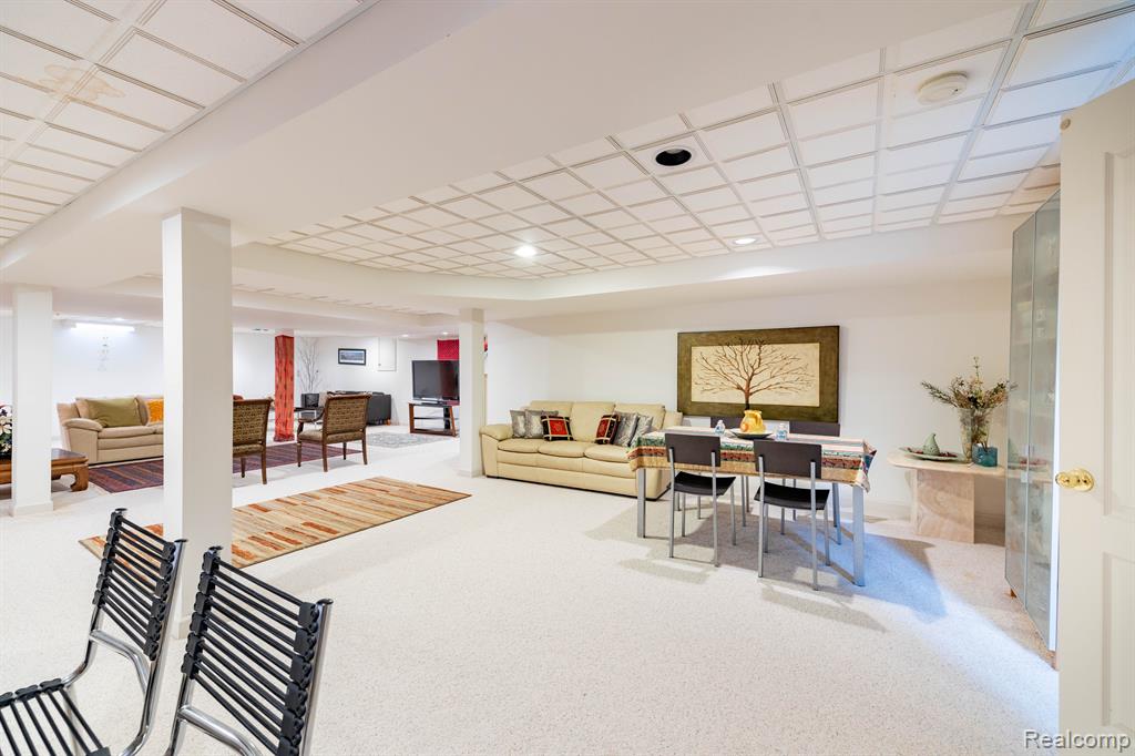 4599 RAVINE Drive, Bloomfield Hills, MI 48301 — Photo 36