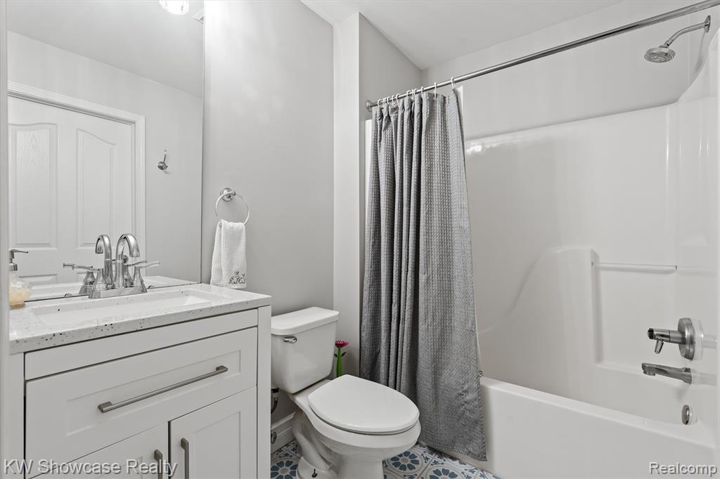 7489 Wyngate Drive, Clarkston, MI 48348 — Photo 42