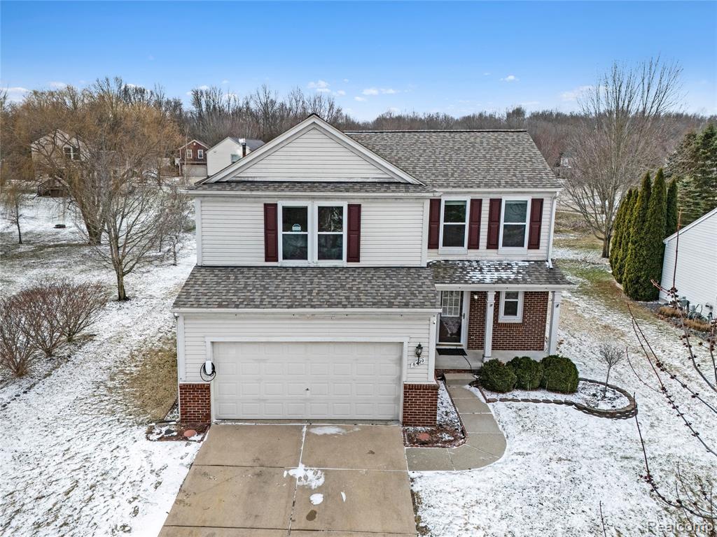 6420 Crestview Drive, Holly, MI 48442 — front exterior