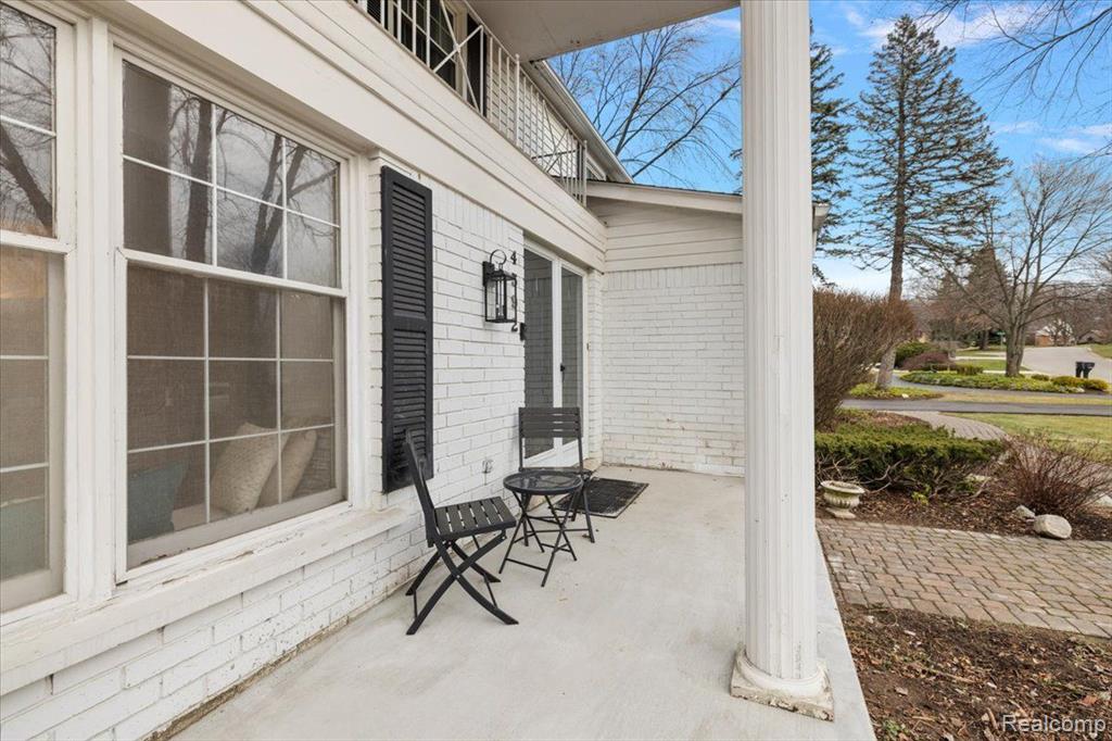4592 FAIRWAY Ridge, West Bloomfield, MI 48323 — Photo 6