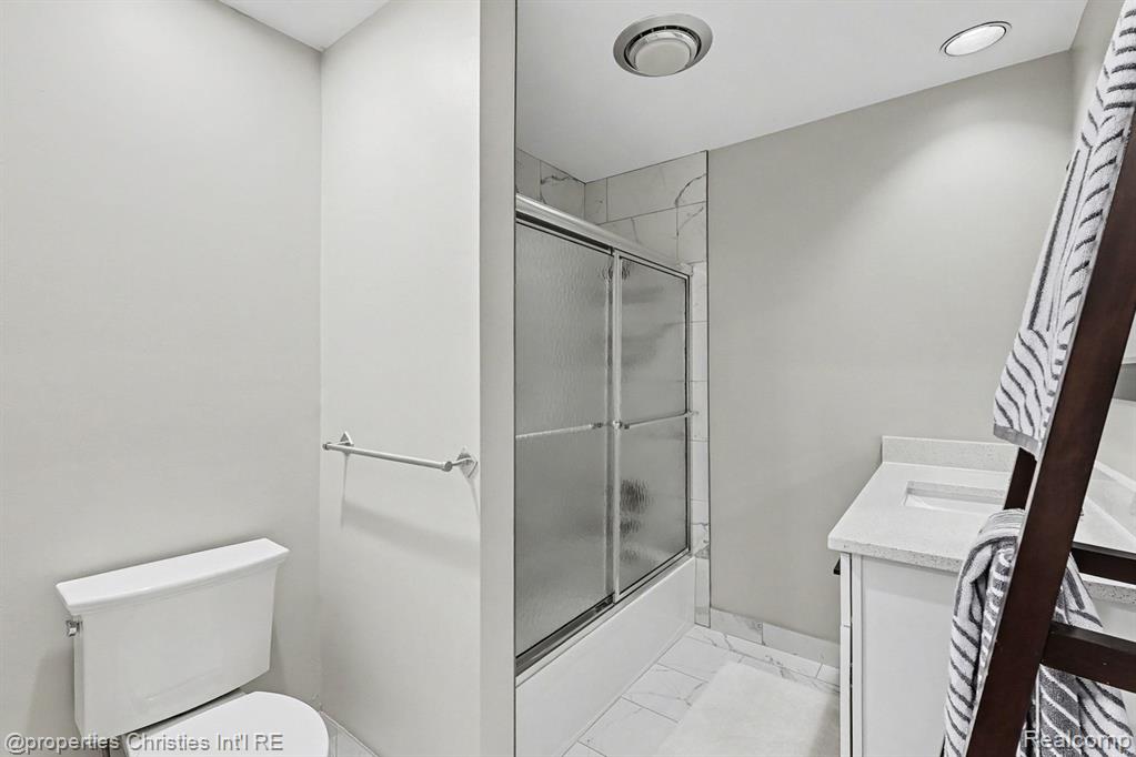 5143 Woodlands Drive, Bloomfield Hills, MI 48302 — Photo 19