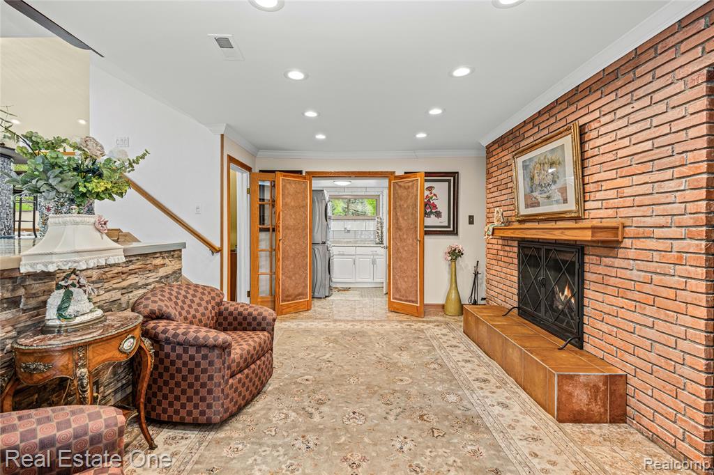 26336 Pillsbury Street, Farmington, MI 48334 — Photo 42