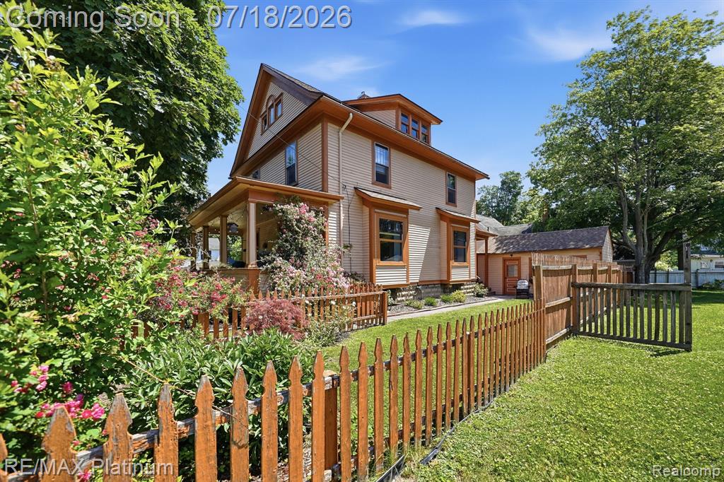 621 N Court Street, Howell, MI 48843 — Photo 4