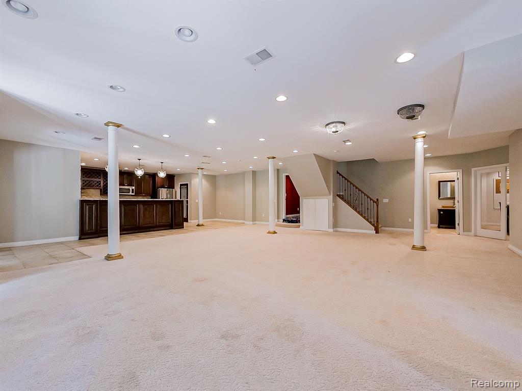 5570 HAMPSHIRE Drive, West Bloomfield, MI — Photo 54