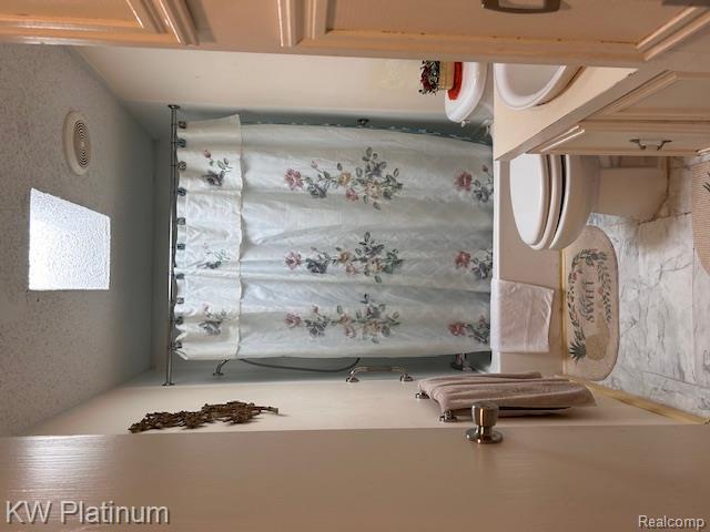48606 Lakeview Circle, Shelby Twp, MI 48317 — Photo 33