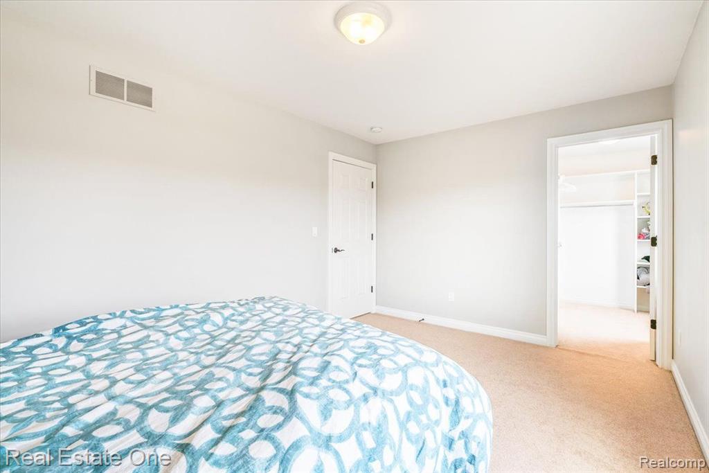 48025 E OXFORD Court, Canton, MI 48187 — Photo 49