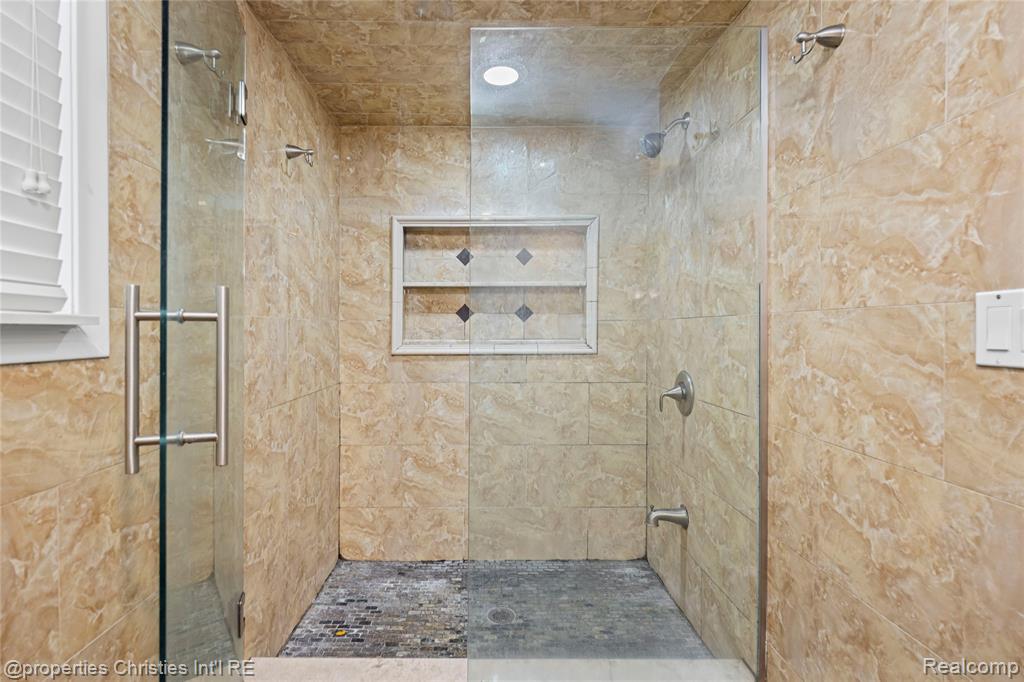 7178 Heather Heath, West Bloomfield, MI — Photo 30
