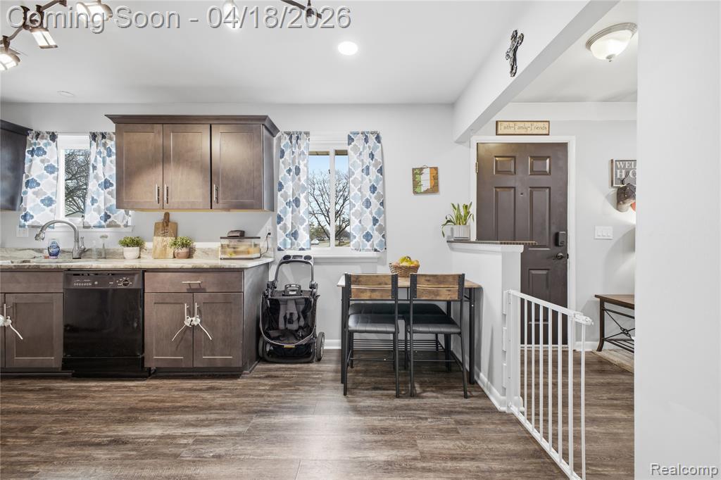8573 Liberty Boulevard, Westland, MI — Photo 18