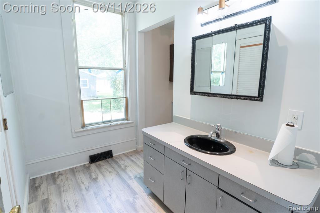 807 Baird Street, Holly, MI 48442 — Photo 7