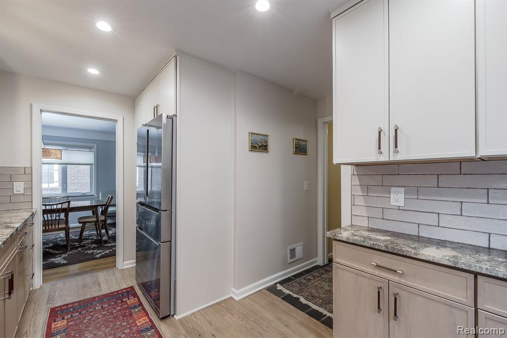10846 Hart Avenue, Huntington Woods, MI — Photo 20