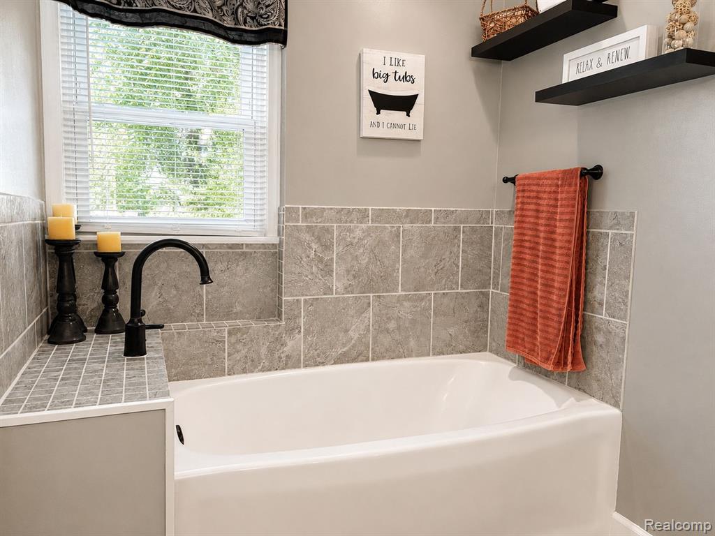 4108 Allen Court, Bay City, MI 48706 — Photo 21