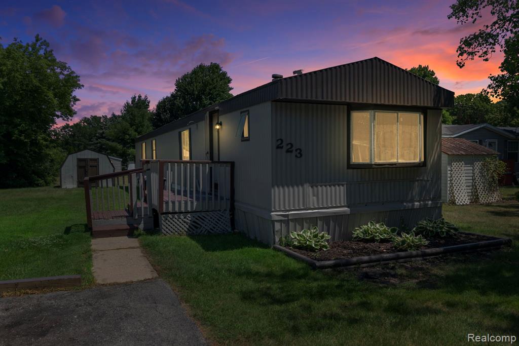 351 North Squirrel Road, 223, Auburn Hills, MI 48326