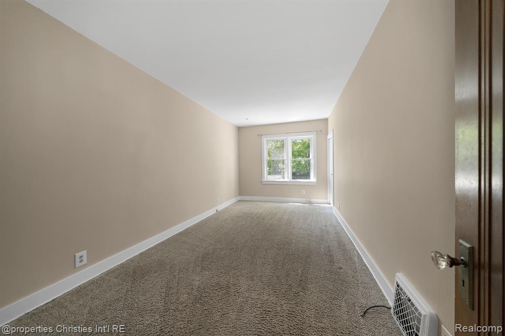 537 W 3RD Street, Rochester, MI 48307 — Photo 17