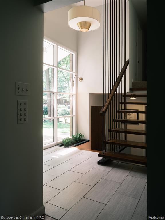7388 LINDENMERE Drive, Bloomfield Hills, MI 48301 — Photo 3