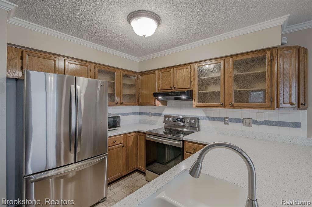 5078 Harbor Oak Drive, 40, Waterford, MI 48329 — Photo 11