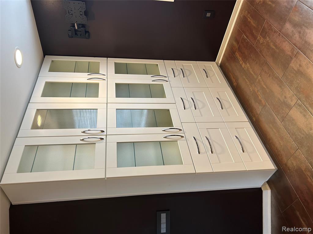 204 MAIN SAIL, Detroit, MI 48207 — Photo 5