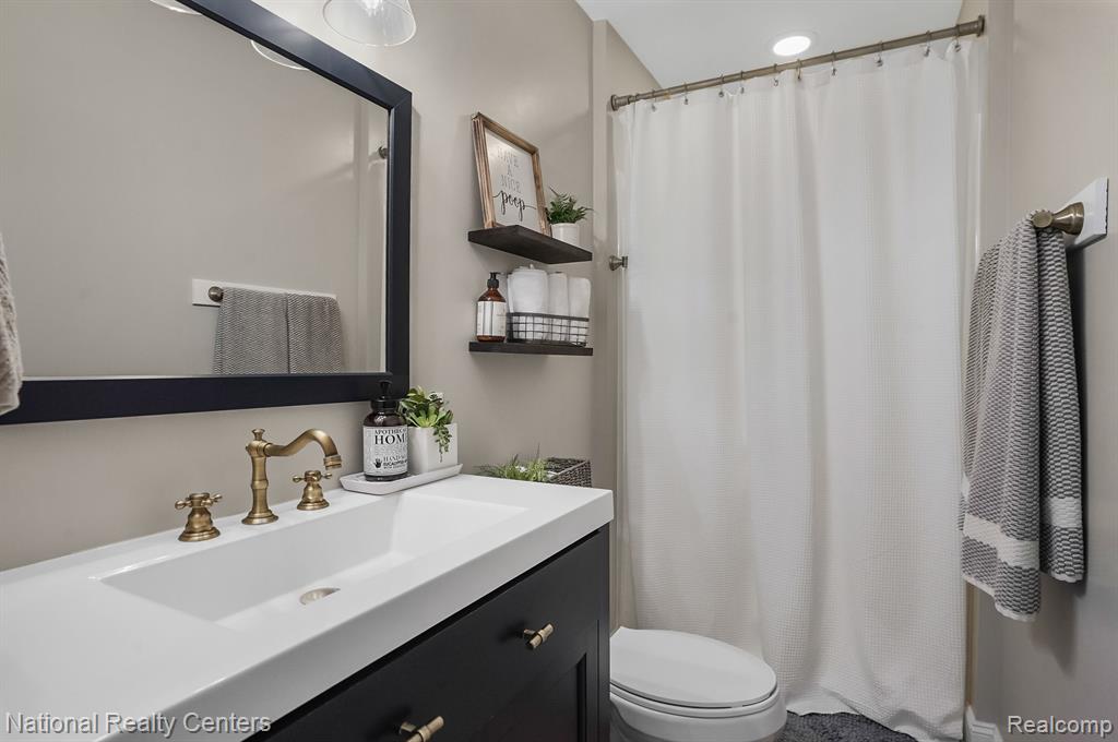 7780 THUNDER BAY Drive, Pinckney, MI 48169 — Photo 24