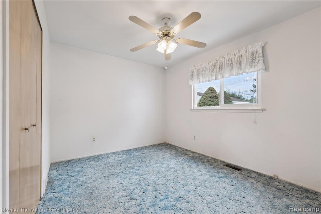 6484 Huntleigh Street, Garden City, MI — Photo 18