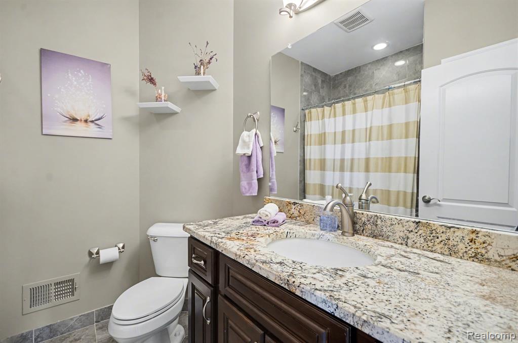 4912 Rosy Drive, Leonard, MI 48367 — Photo 28