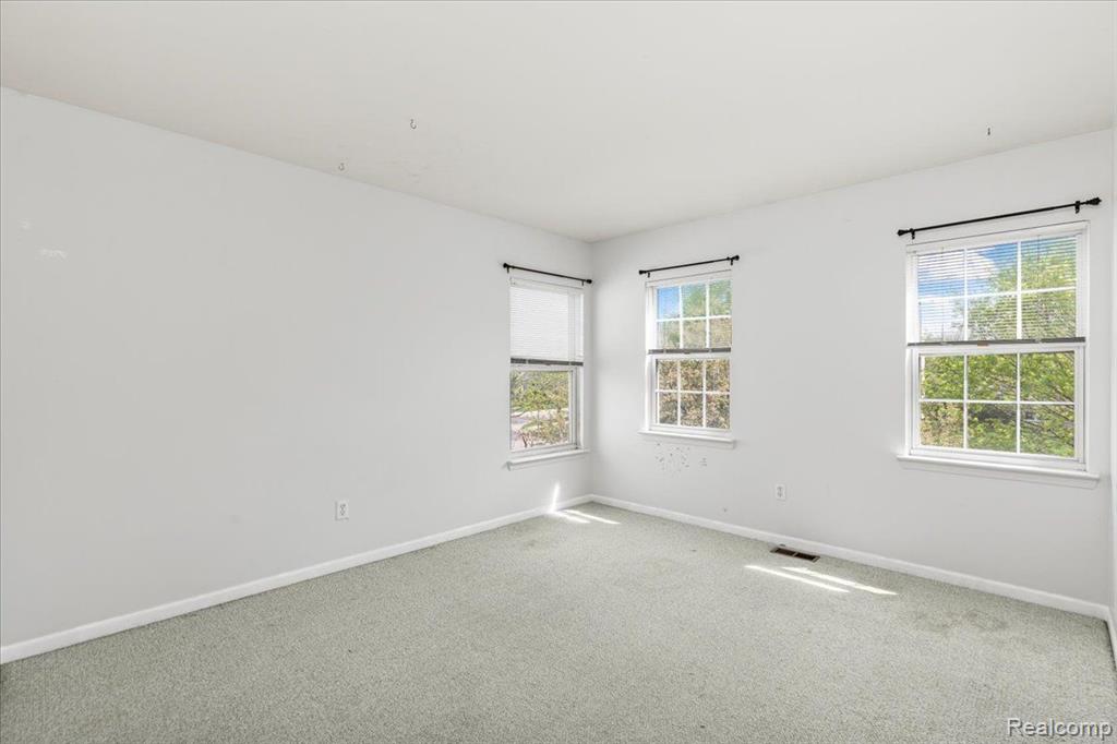 436 Pine Valley Court, Oxford, MI 48371 — Photo 29