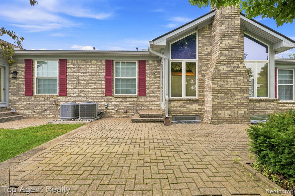 48659 Sundance Court, Utica, MI 48315 — Photo 37