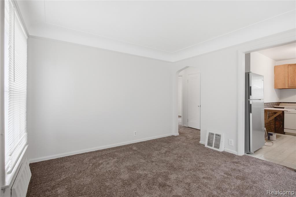 26316 Powers Avenue, Dearborn Heights, MI 48125 — Photo 7