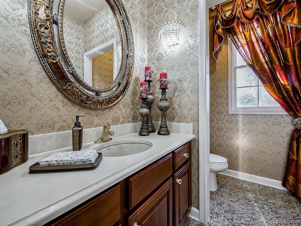 6866 CAMBRIDGE, West Bloomfield, MI — Photo 6
