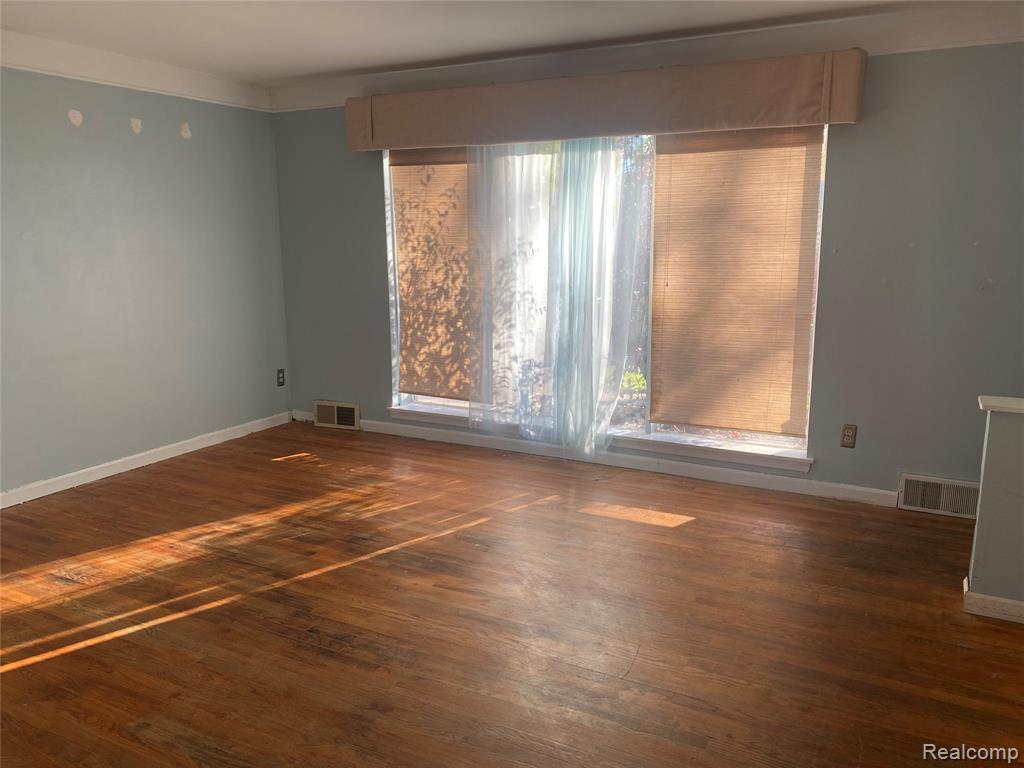 7696 Rosemary Street, Dearborn Heights, MI 48127 — Photo 6