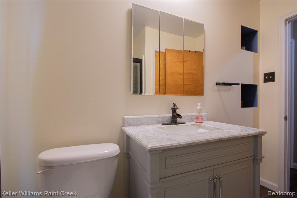 419 ALMONT Avenue, Almont, MI 48003 — Photo 11