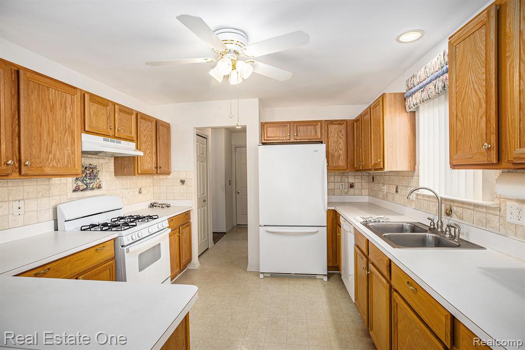 4378 Gardenia Drive, Sterling Heights, MI 48314 — Photo 7
