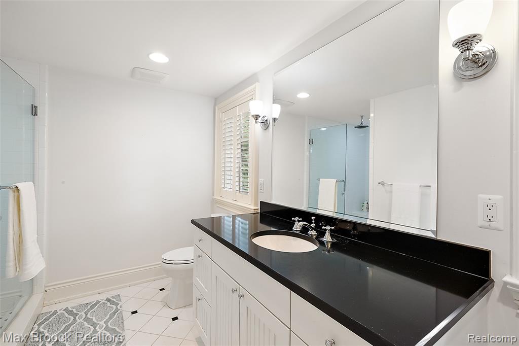 760 Lone Pine Road, Bloomfield Hills, MI 48304 — Photo 24