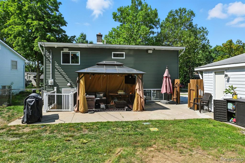 800 Birdsong Drive, Milford, MI 48381 — Photo 24