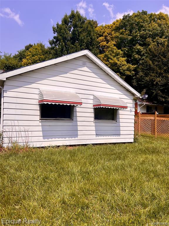 536 W Home Avenue, Flint, MI 48505 — Photo 2