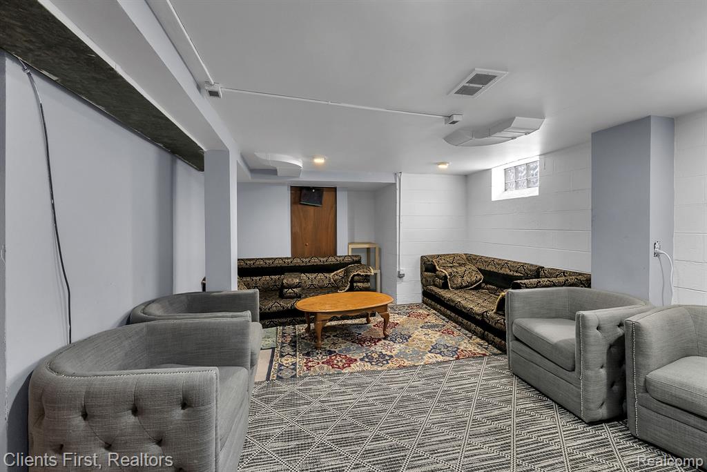 8258 Meyers Road, Detroit, MI 48228 — Photo 21