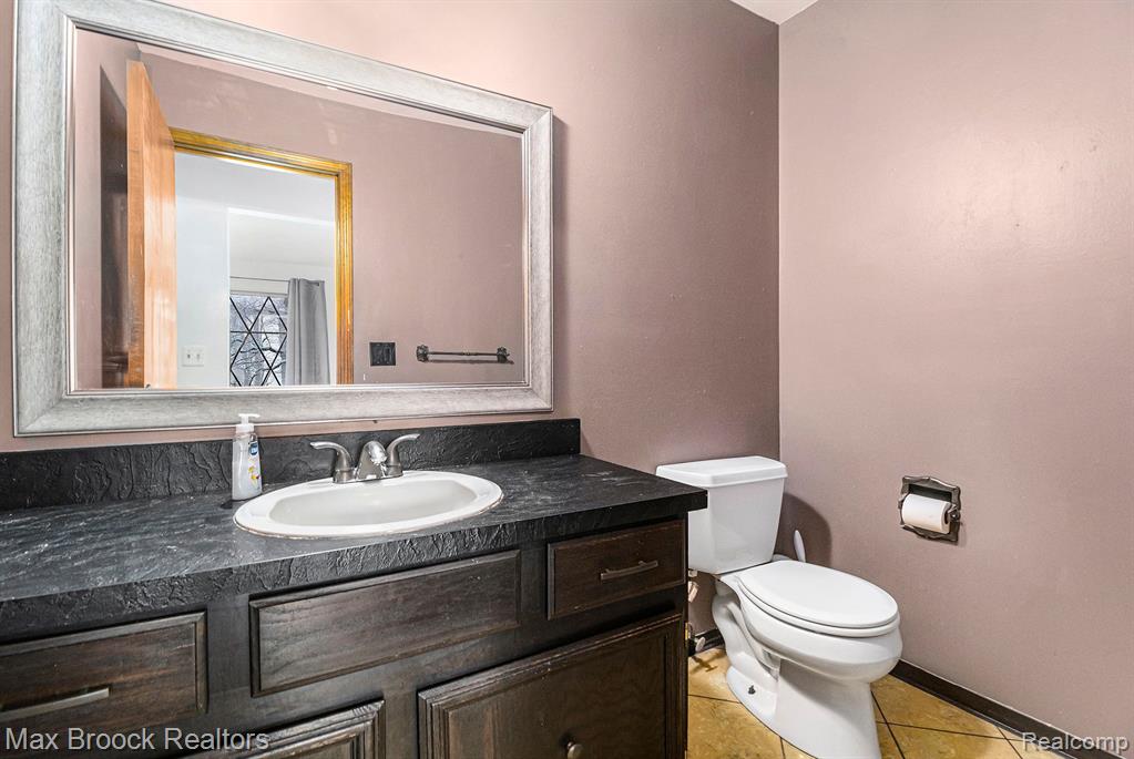 5962 CHERRY CREST Drive, West Bloomfield, MI — Photo 23